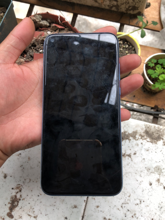 华为nova5i  8+128 不开机 充...