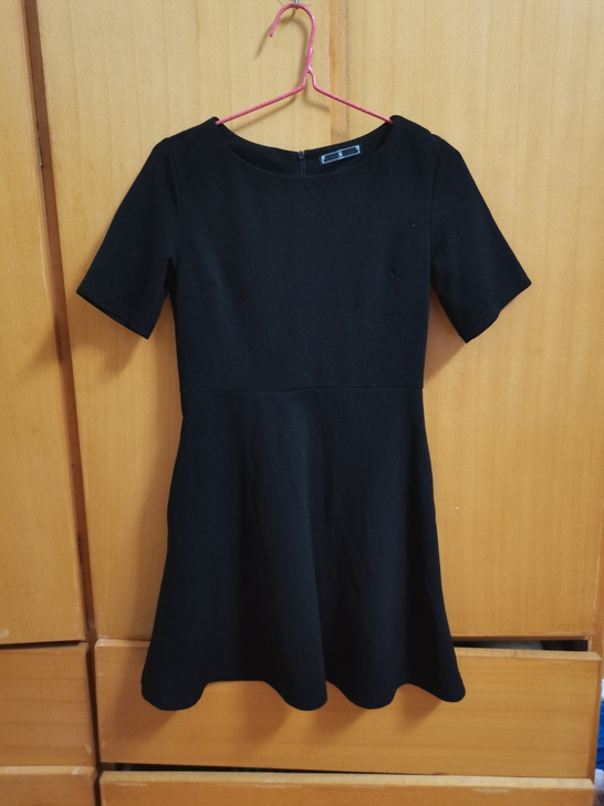 简约气质黑色连衣裙 s码 气质款 胖了穿不...