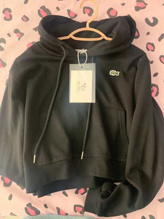 小鳄鱼卫衣全新  150买来的 便宜出全新...