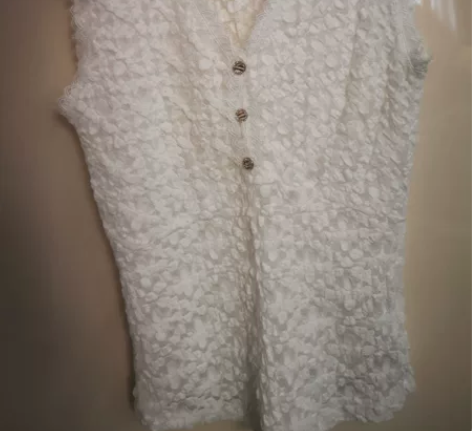 闲置,,99新,贱卖。蕾丝背心印花女士白色...