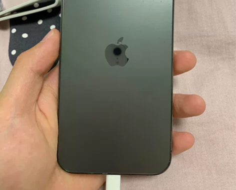 12pro 256黑色,成色很好,电池84...