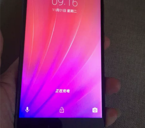 手机刚换的屏幕,花了百元,全网通4核手机,...