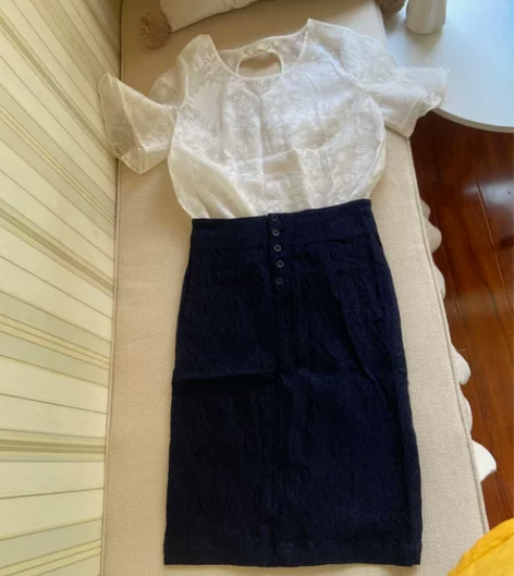 通勤款两件套连衣裙 邦珈天猫旗舰店购入,质...