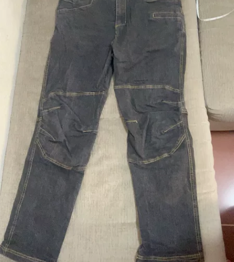 包邮！男士牛仔裤，9成新，XL码，具体尺寸...