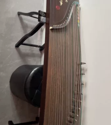 低价出售古筝一台！新买来没多久，有意者私聊...