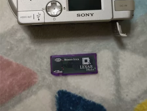 索尼DSC-P71相机，品相看图，放电池没...