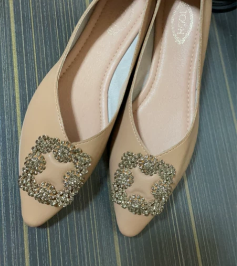 浅口单鞋皮鞋 很柔软，舒适，38码适合37...