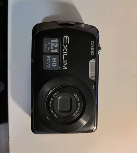 卡西欧z330，9新，零几年入的，原装电池...