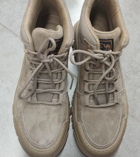 camel/骆驼磨砂反绒皮绑带款休闲男靴。...