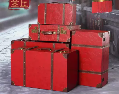 复古红色结婚陪嫁箱新娘嫁妆牛皮密码箱彩礼聘...