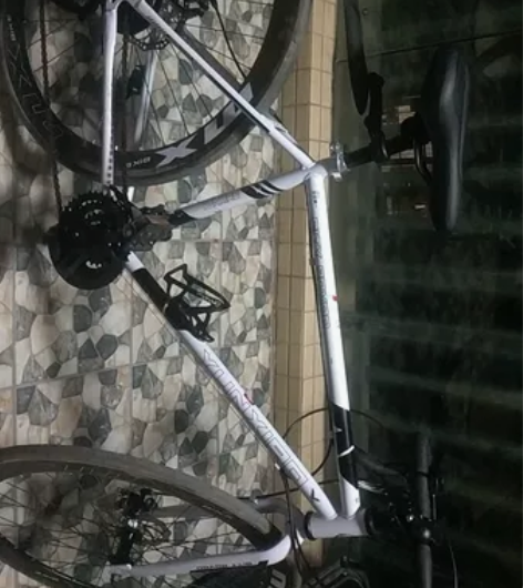 云宵公路自行车,入手不到两星期,手把有点损...