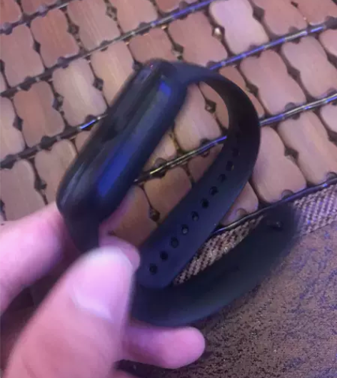 小米手环6，带充电线，没怎么用，闲置出售 ...