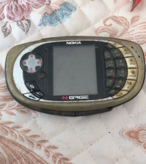 诺基亚QD游戏手机，无法开机，没电池没法测...