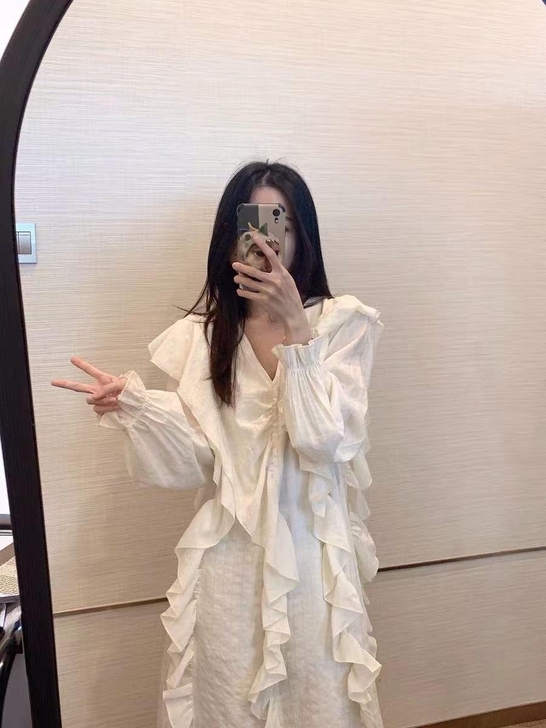法式杏色长袖仙女连衣裙女秋季2021新款设...