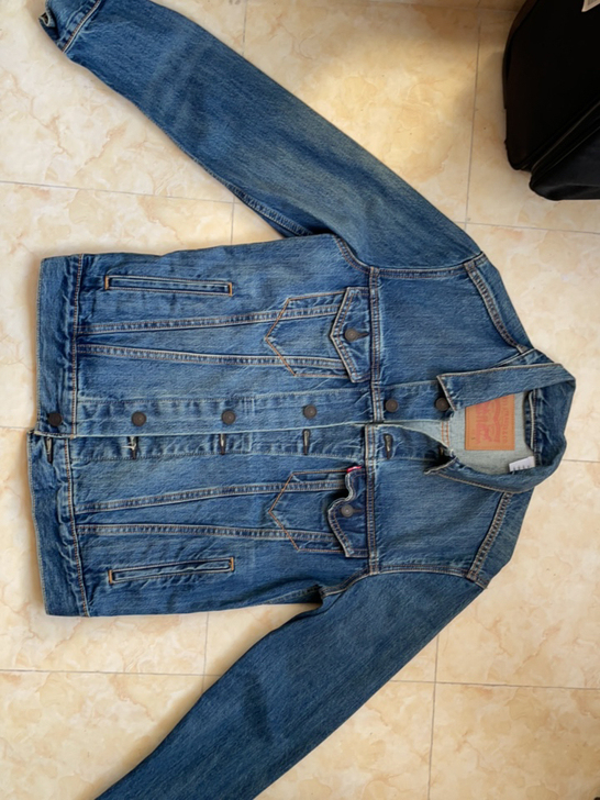 Levis 正品S码 165/84A 买小...