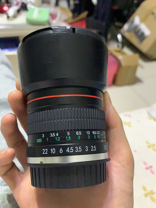 85mm F1.8 光圈定焦手动对焦全画幅...