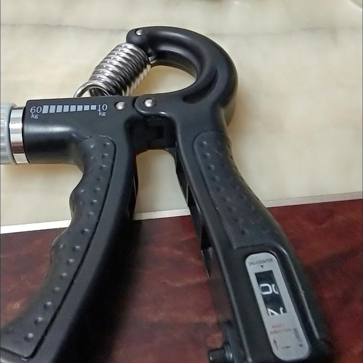 健身房采购的握力器，可以自动计数，还可以调...