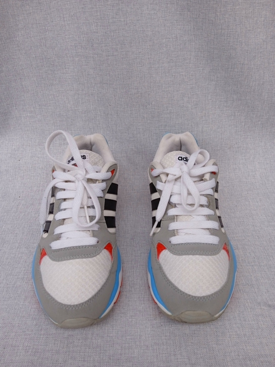 闲置ADIDAS   阿迪达斯  网面跑步...