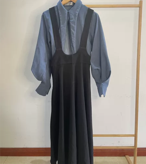 背带裙套装M码9新 无瑕疵 灰蓝色衬衣+黑...