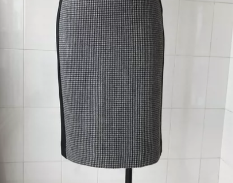 ?铅笔裙，小千鸟格拼黑色，高级感十足，10...
