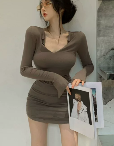 2022新款显身材修身纯欲夜店紧身包臀裙秋...