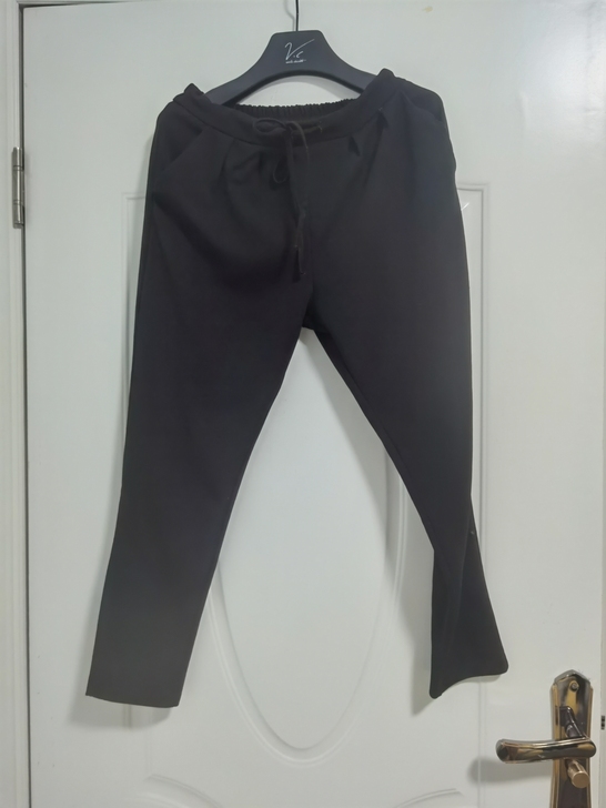 休闲裤，带松紧的，平时xs.s.m码的都可...