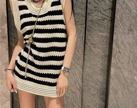 条纹针织镂空背心连衣裙女夏季港风复古甜辣辣...