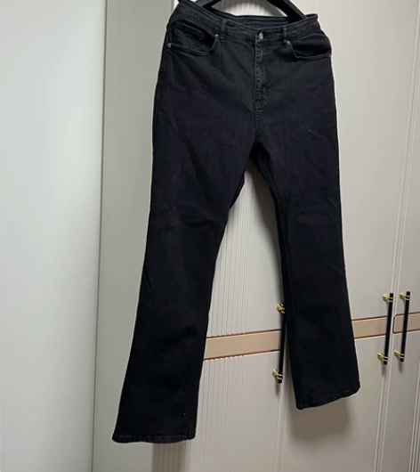 修身微弹脚口喇叭牛仔长裤 XL码 穿了两次...