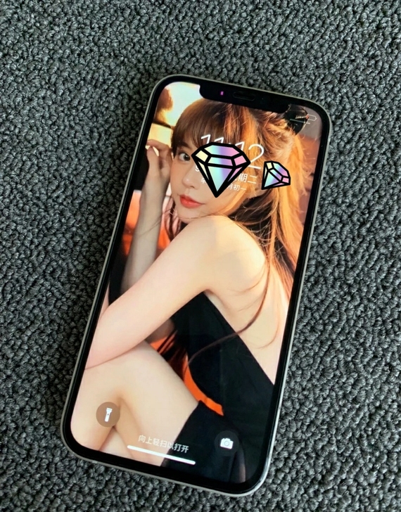 急用钱诚心出 苹果12 白色