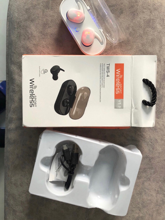 蓝牙耳机 蓝牙耳机 全新 未使用 包装配件...