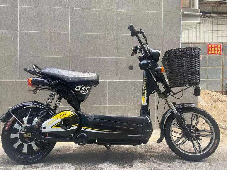 二手钢管车.电动车 4个大电池