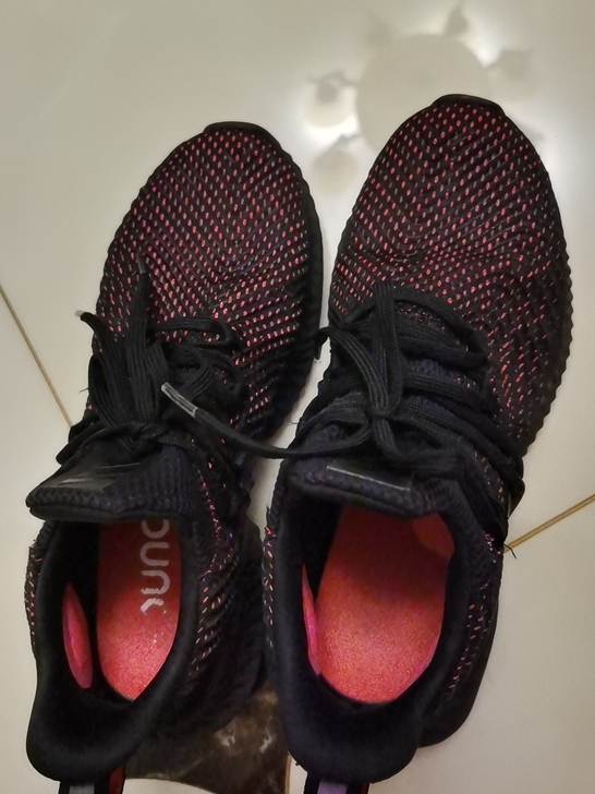 Adidas 跑步鞋 40.5码