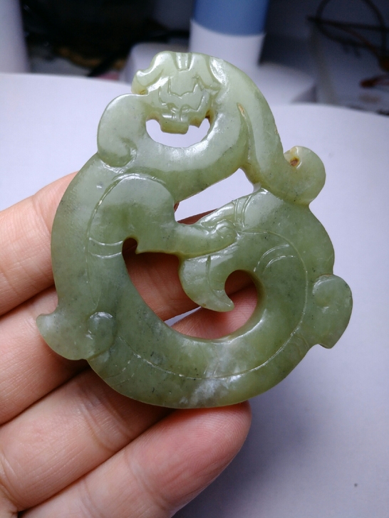 和田玉，龙行天下玉牌，透雕，油性好，工艺精...