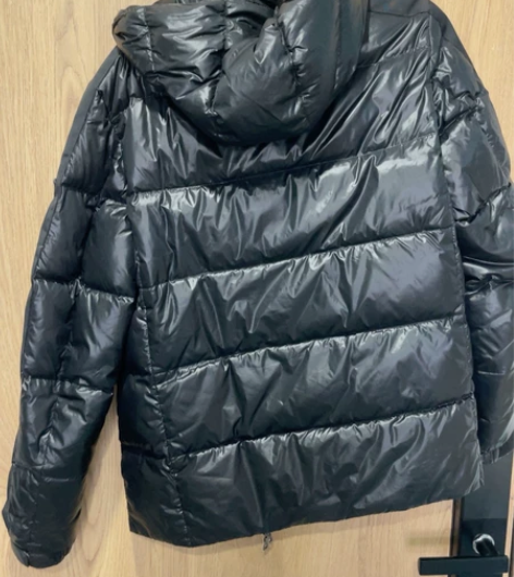 prada 男士羽绒服 忍痛卖了 非常保暖...