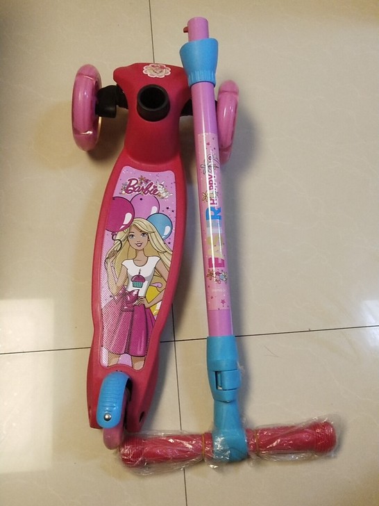迪士尼正版,这款是中款,能调高度 分体式折...