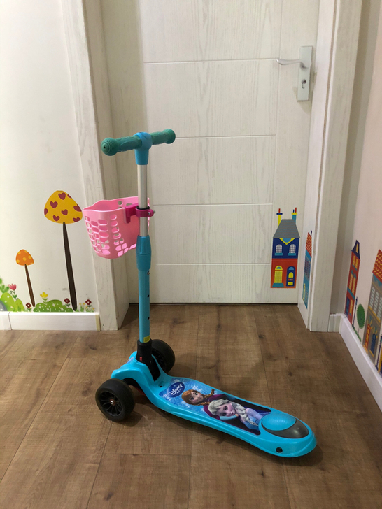 迪士尼冰雪奇缘滑板车