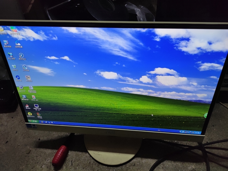 低价出冠捷2369V   IPS显示器一台...