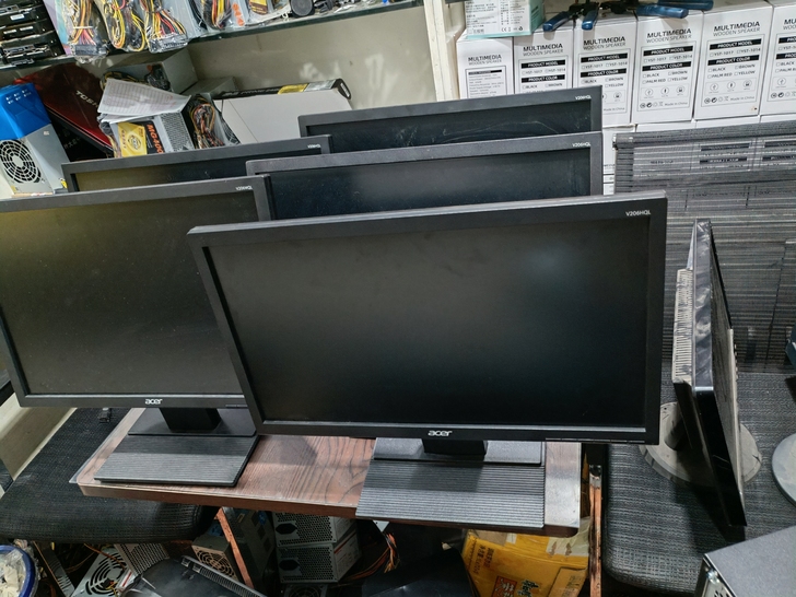 3个20寸宏碁显示器，九成新