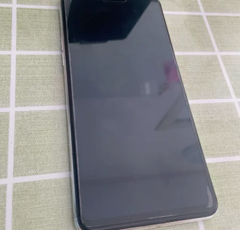 oppo手机，型号 R15   8核处理器...