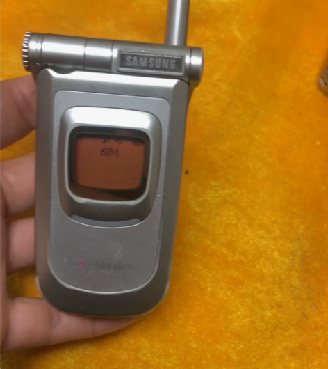 三星V205 功能正常使用，上卡就可以用，...