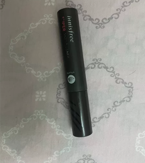 悦诗风吟睫毛膏 四色眼影（俩哑光，俩珠光）