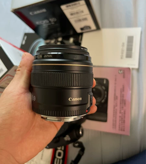 佳能85mm1.8光圈,佳能口,镜头微灰,...