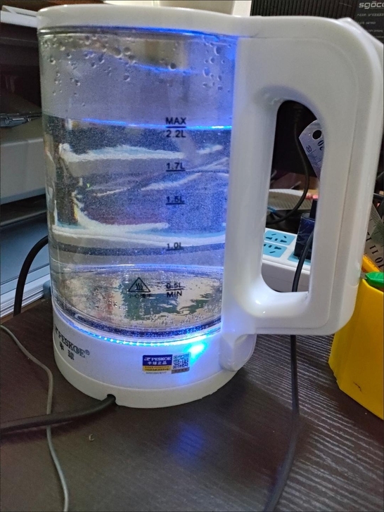 闲置转几个玻璃电热水壶39.8元包邮品牌高...