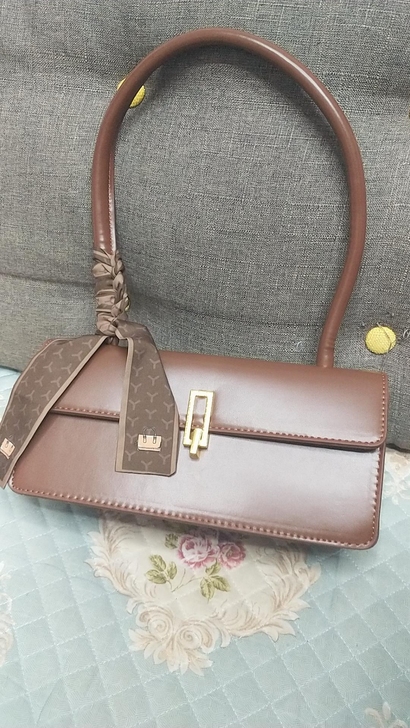 质感腋下包,很时尚哦!!!全新