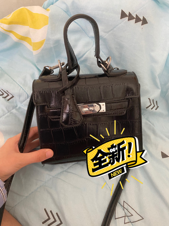 网红小黑包 黑色亮皮