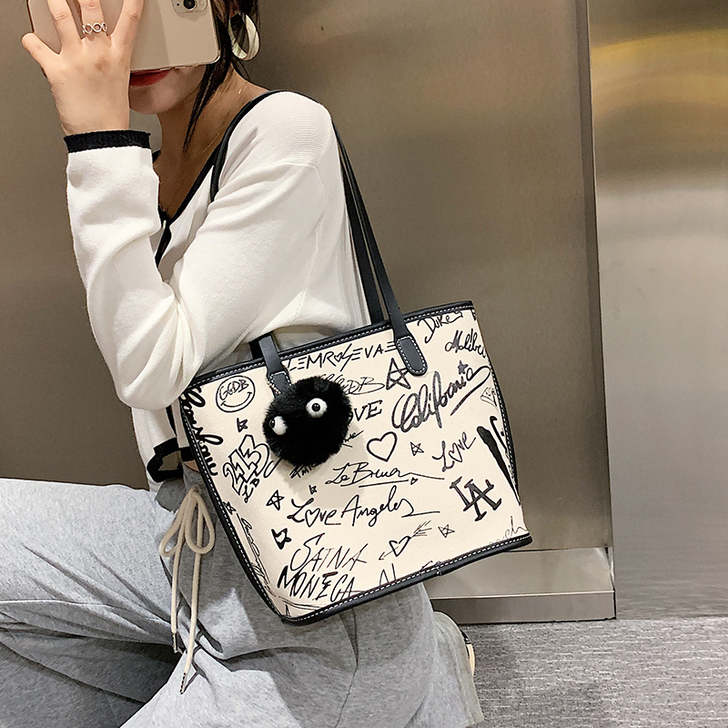 天彩翼飞 女士包 气质单肩包 涂鸦绘画包 ...