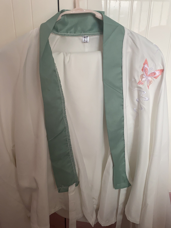 出白色汉服  M码 慢出不急