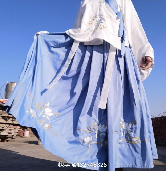 青衣初见原创汉服