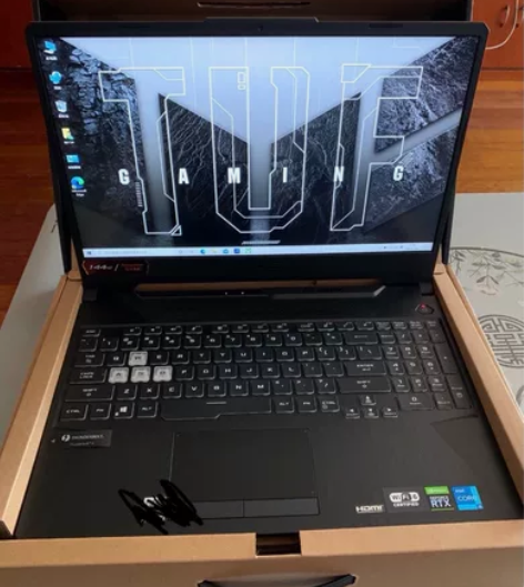 华硕(ASUS)飞行堡垒9 15.6英寸笔...