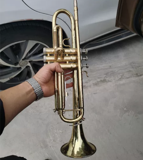 小号乐器,要打理的,按键不灵活了,200不...
